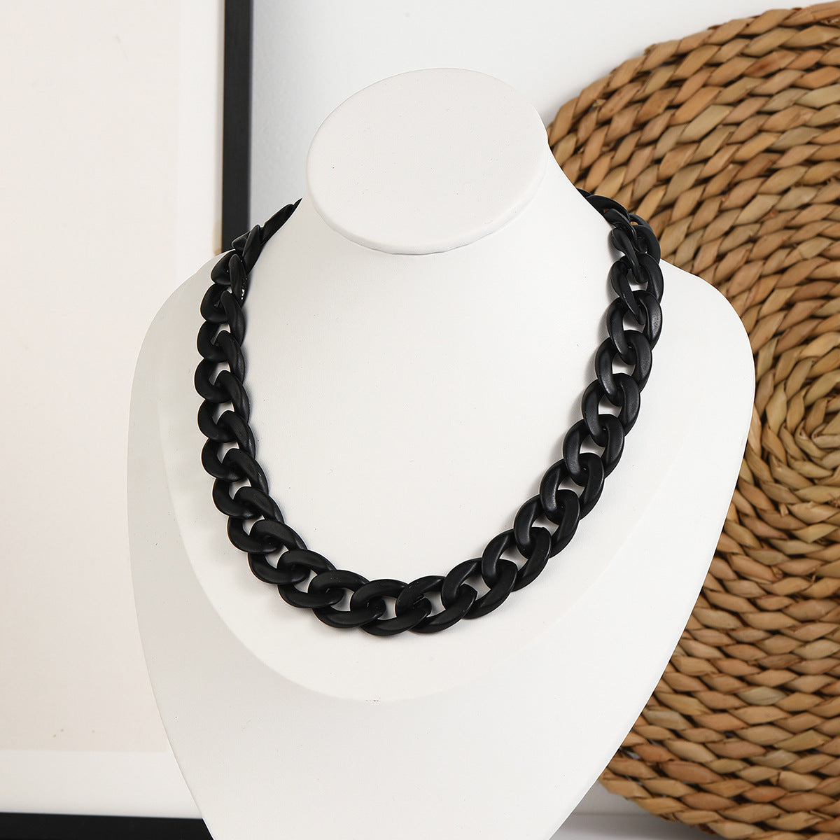 Matte chunky chain necklace in black finish - Nugri