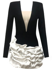 Long sleeve mini dress with plunging neckline and ruched skirt – Caleno