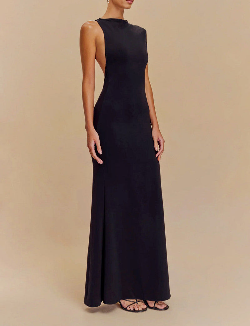 Sleeveless fitted gown with high neckline – Inary