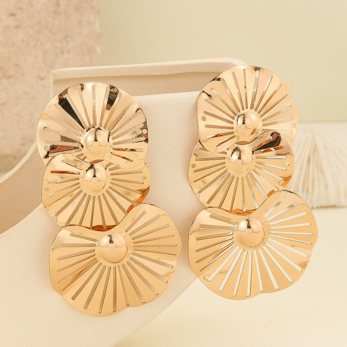 Layered floral fan statement earrings – Augrli