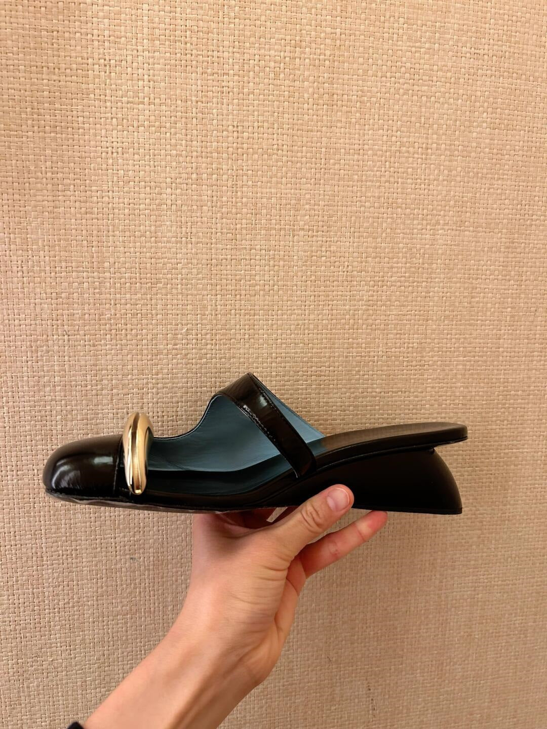 sage leather slides with silver oval accents – LYIERA
