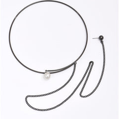 Metal hoop necklace with pearl charm and chain detail - Nopru