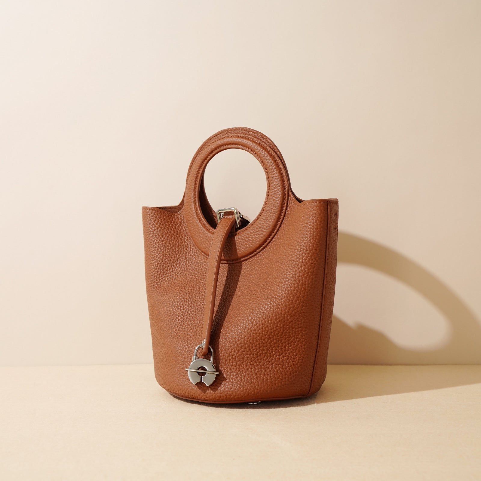 mini bucket tote with circle handles – LYRA