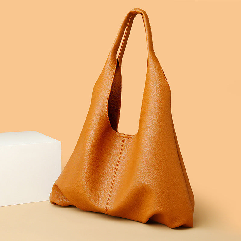oversized slouchy tote in black grain – RHEA
