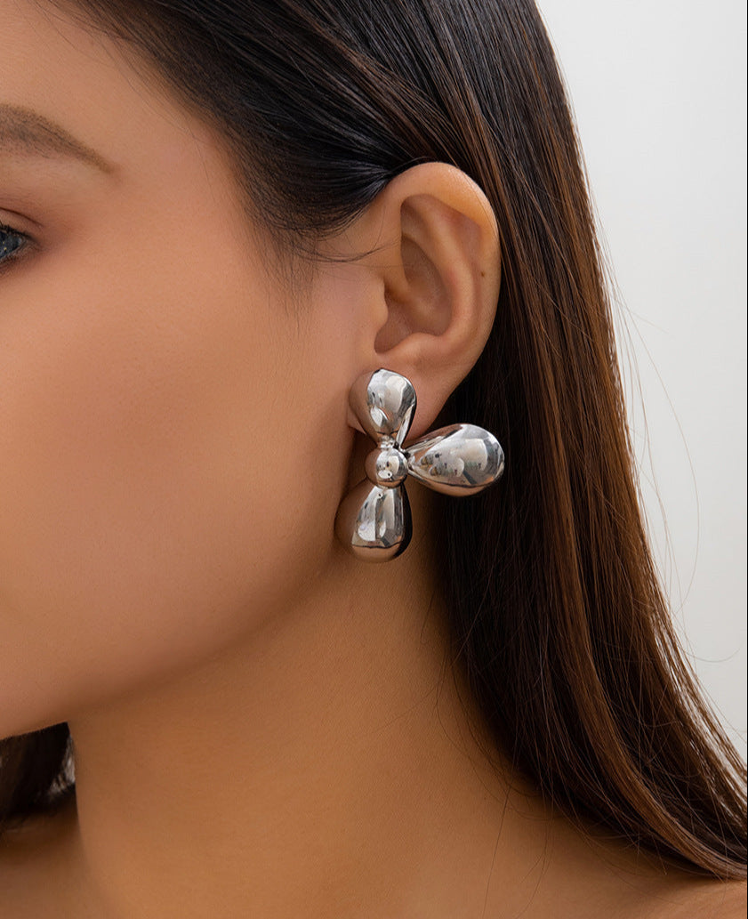 teardrop cluster earrings in polished gold – LUMINA