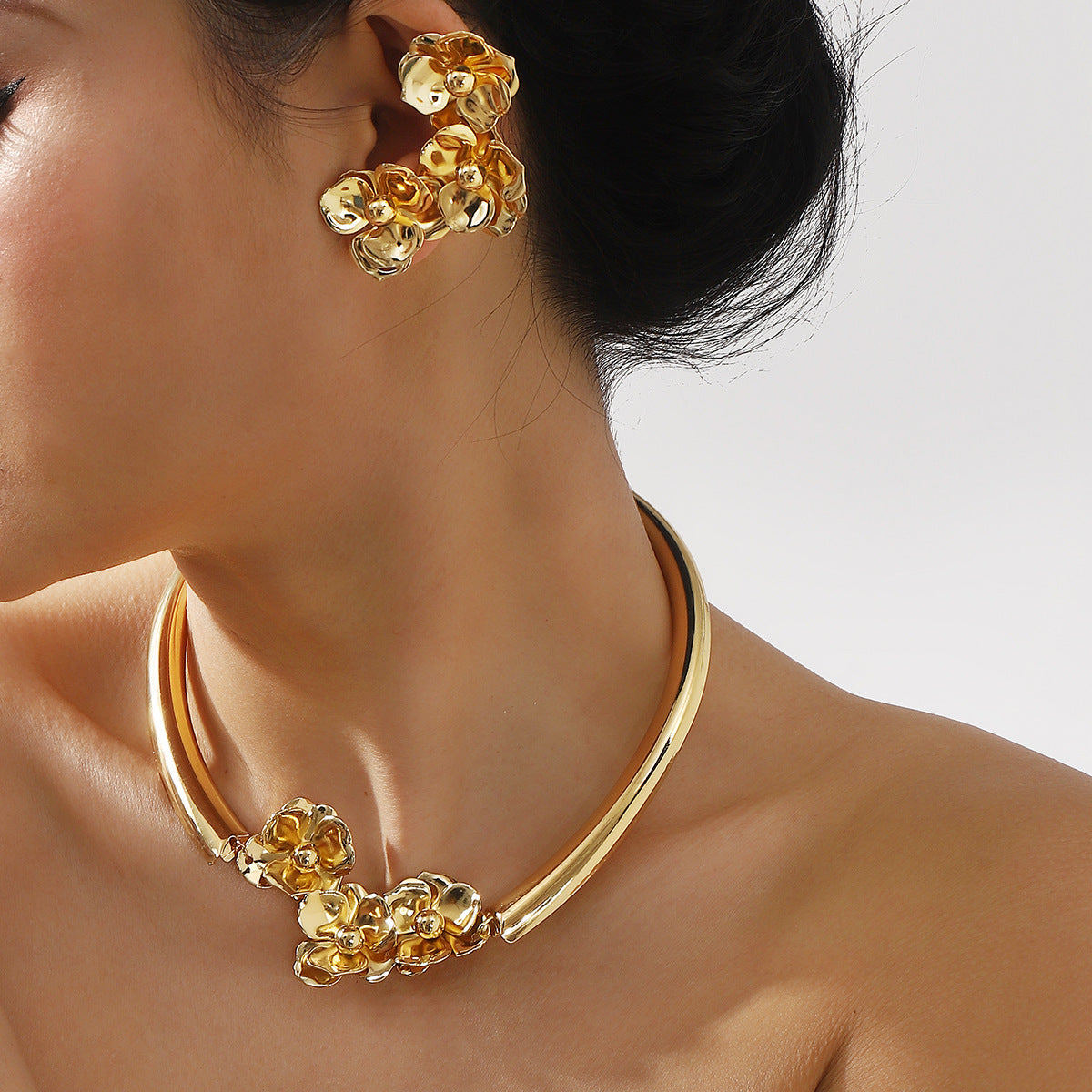 floral sculpted choker necklace – AURELIA