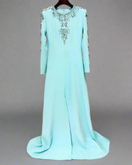 Embellished long-sleeve gown with fitted silhouette – Ziarre