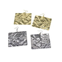 Engraved metallic statement earrings with hammered texture - Lanai