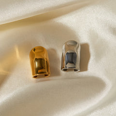 asymmetric sculptural earrings with mirror finish - Zlamdy