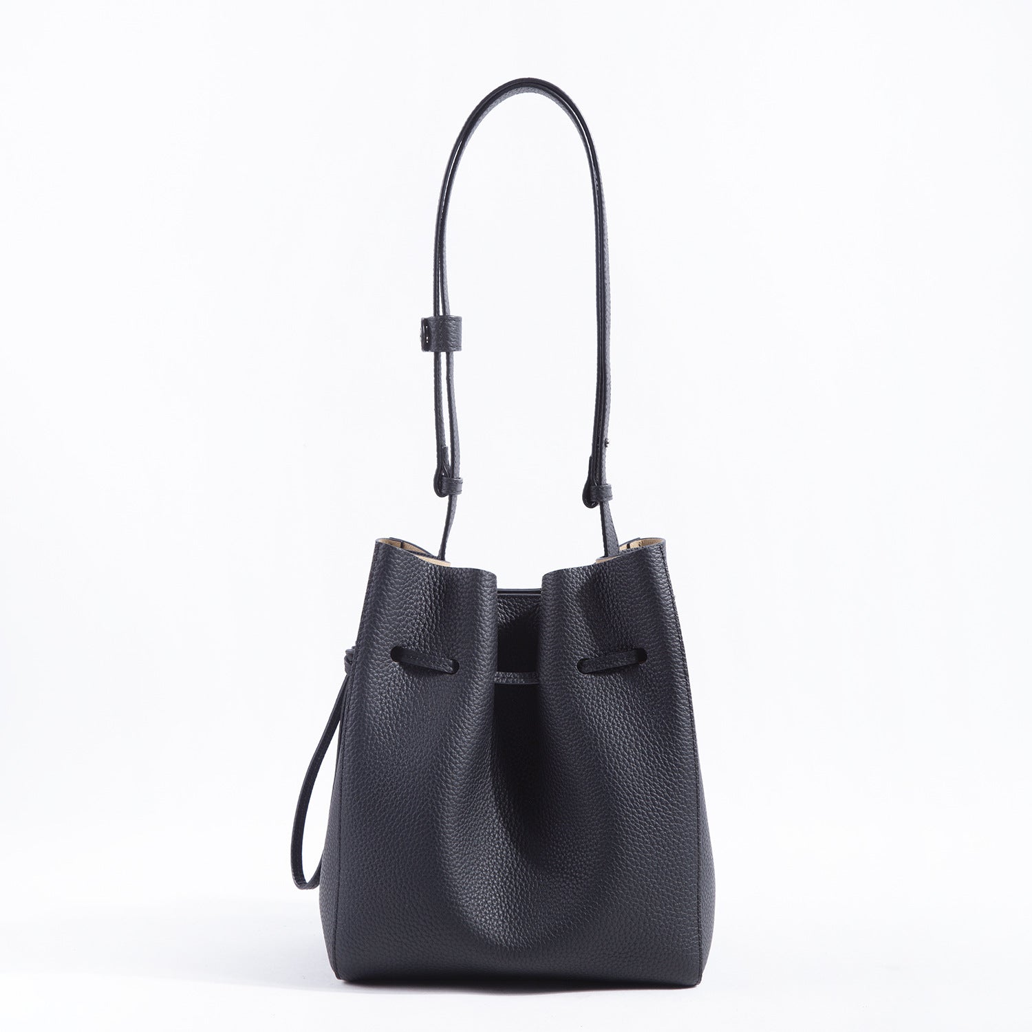 pebbled leather bucket bag with adjustable strap – LUNARD