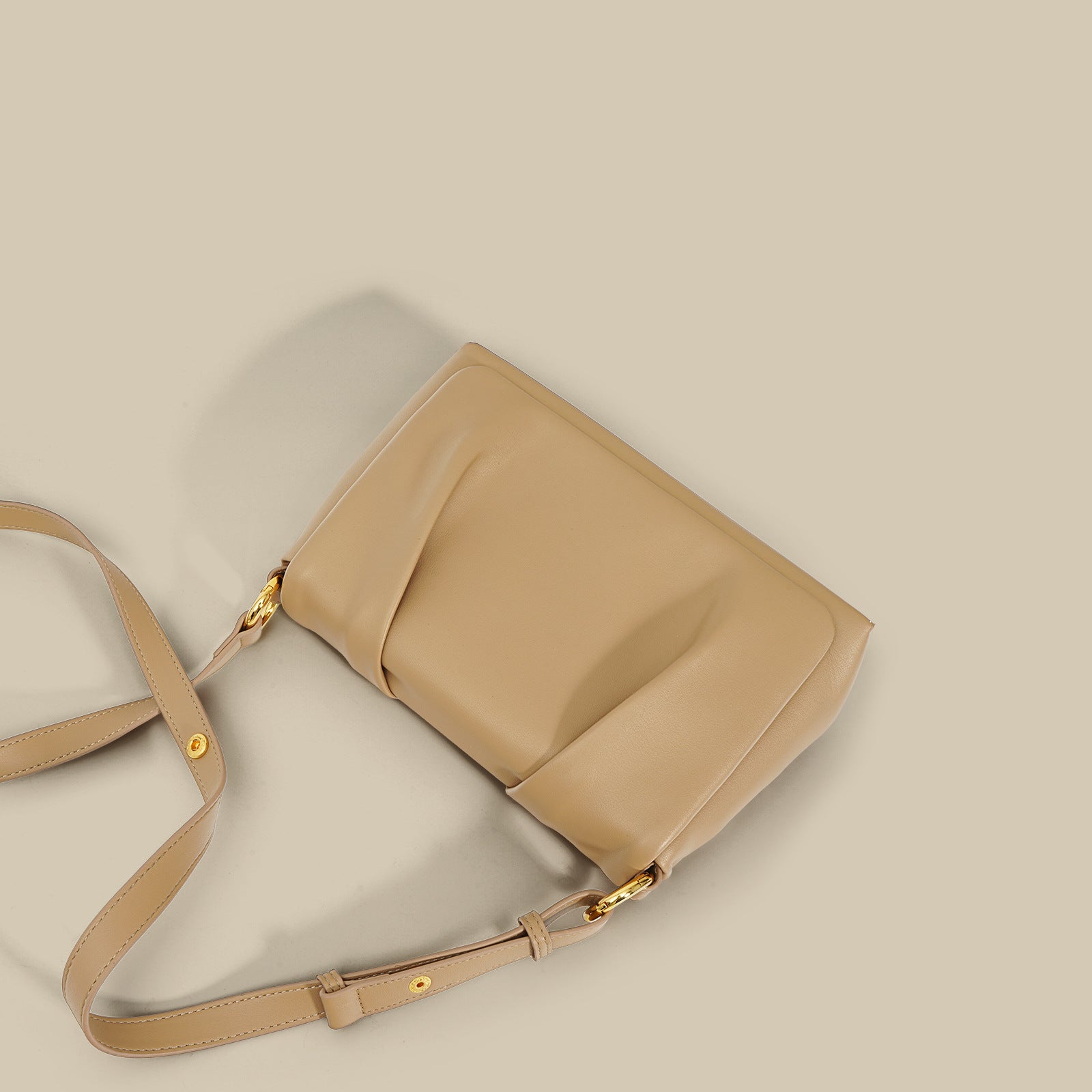 soft pleated shoulder bag with mixed metal chain strap – AMATRA