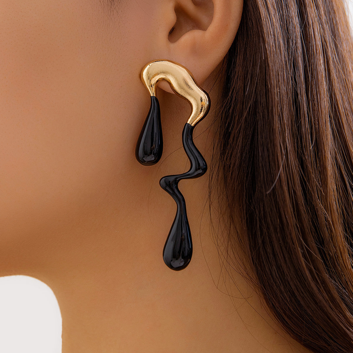 Asymmetric melted metal drop earrings - Nandi