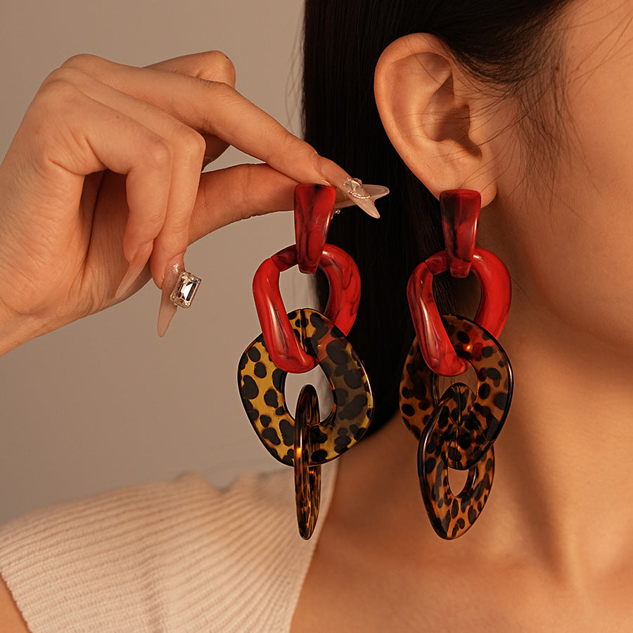 leopard acrylic chain earrings with red marble links – FIERA