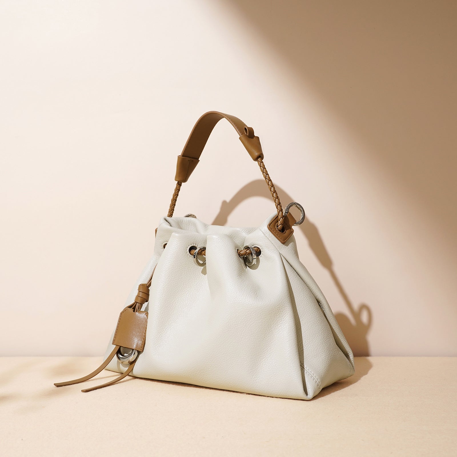 drawstring bucket bag with braided handle – SIENA