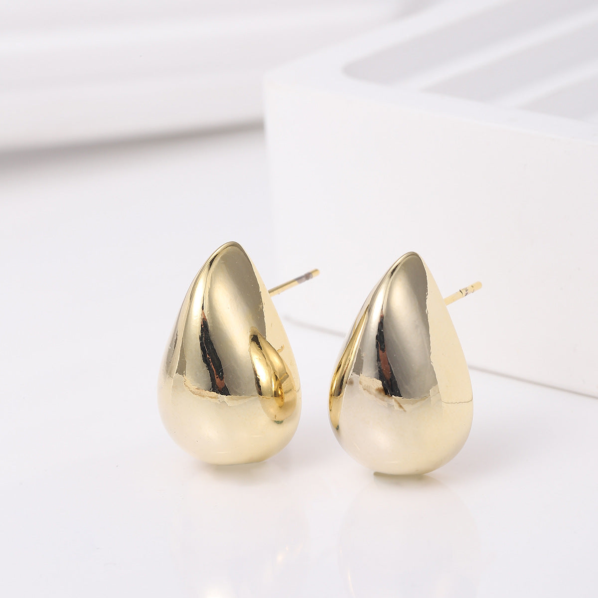 Teardrop stud earrings with high-shine finish - Nival