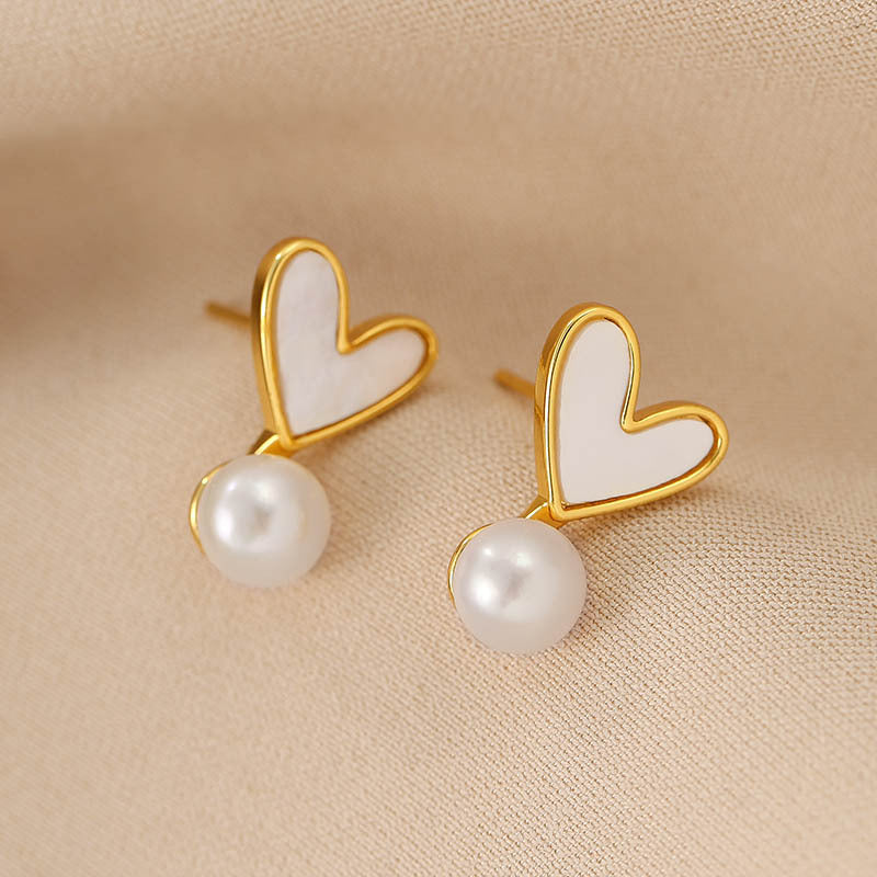 Heart-shaped stud earrings with pearl drop - Alkro