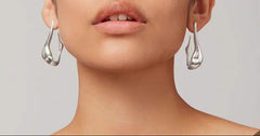Sculpted drop earrings with a smooth curve - Alkasa