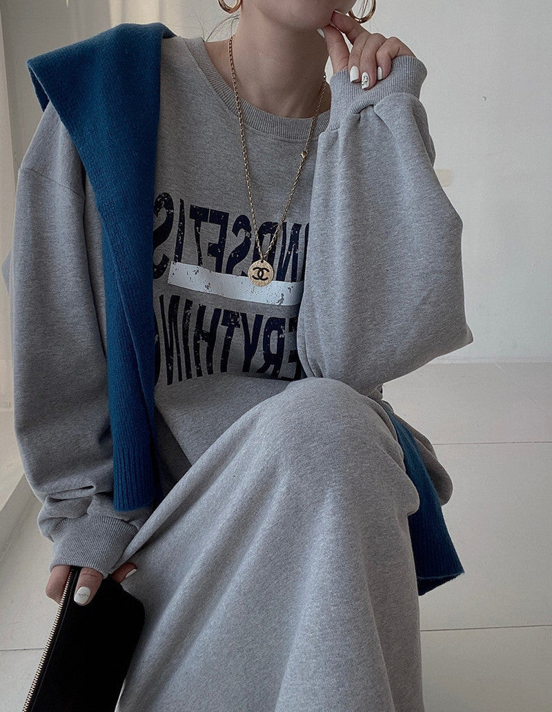 oversized sweatshirt dress with text print – Faeiqa
