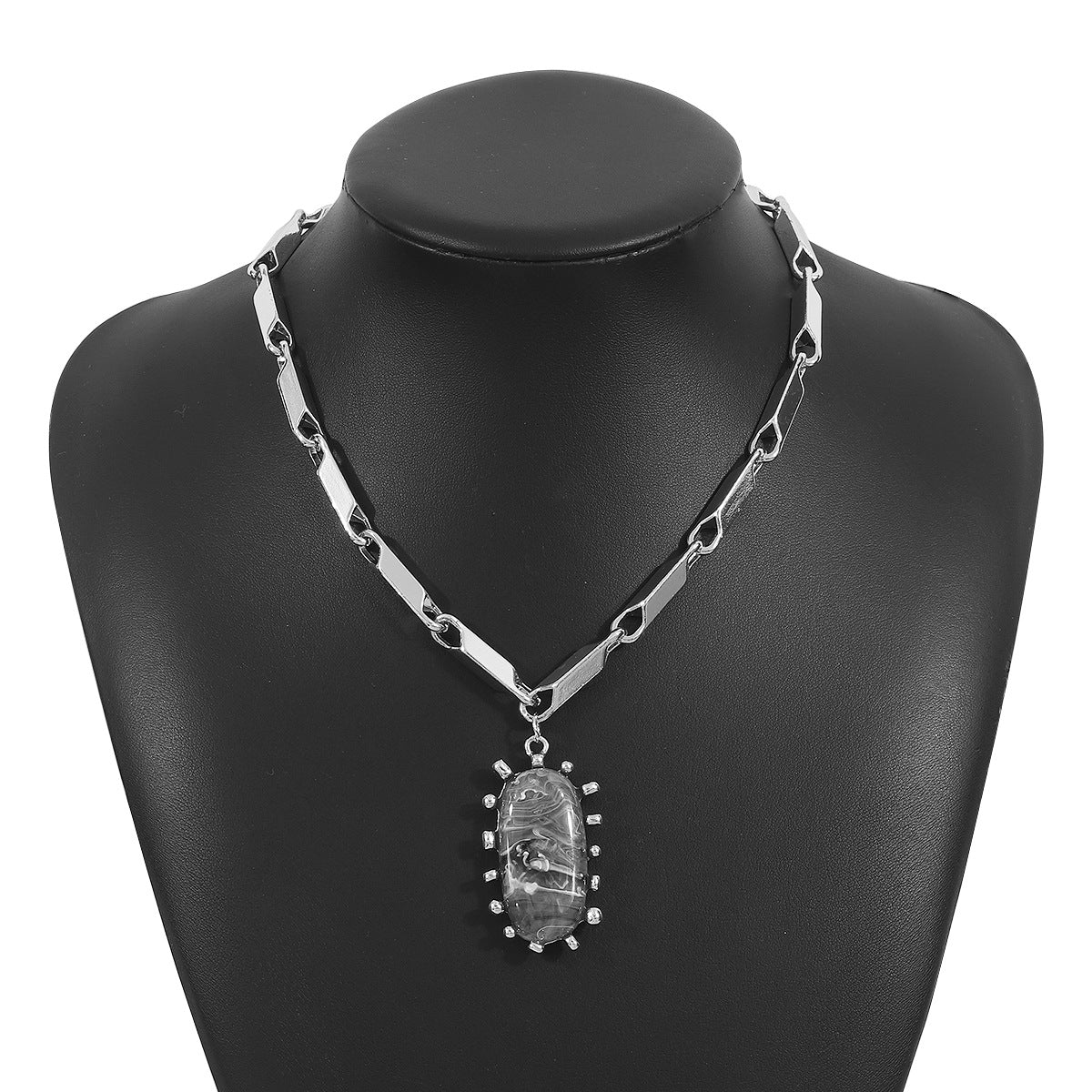 chunky link chain necklace with hammered disc details - REINAW