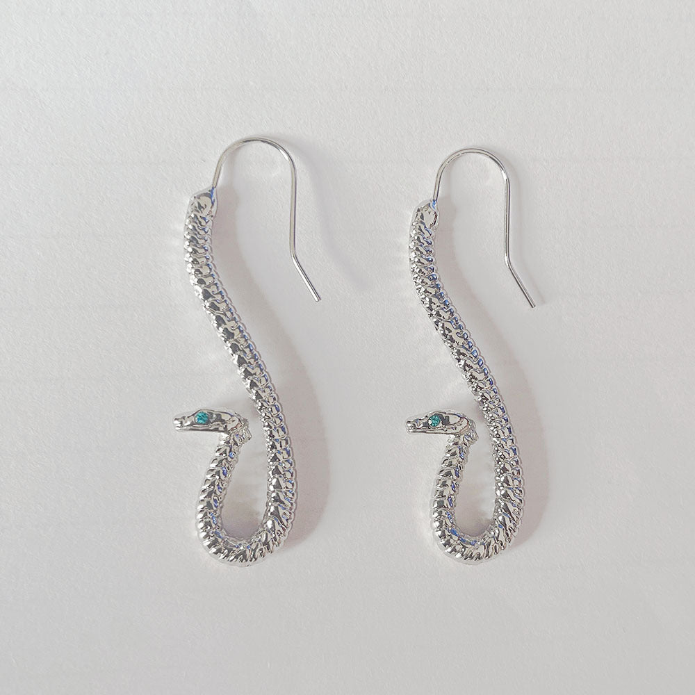 snake-shaped drop earrings with textured scales - Varty