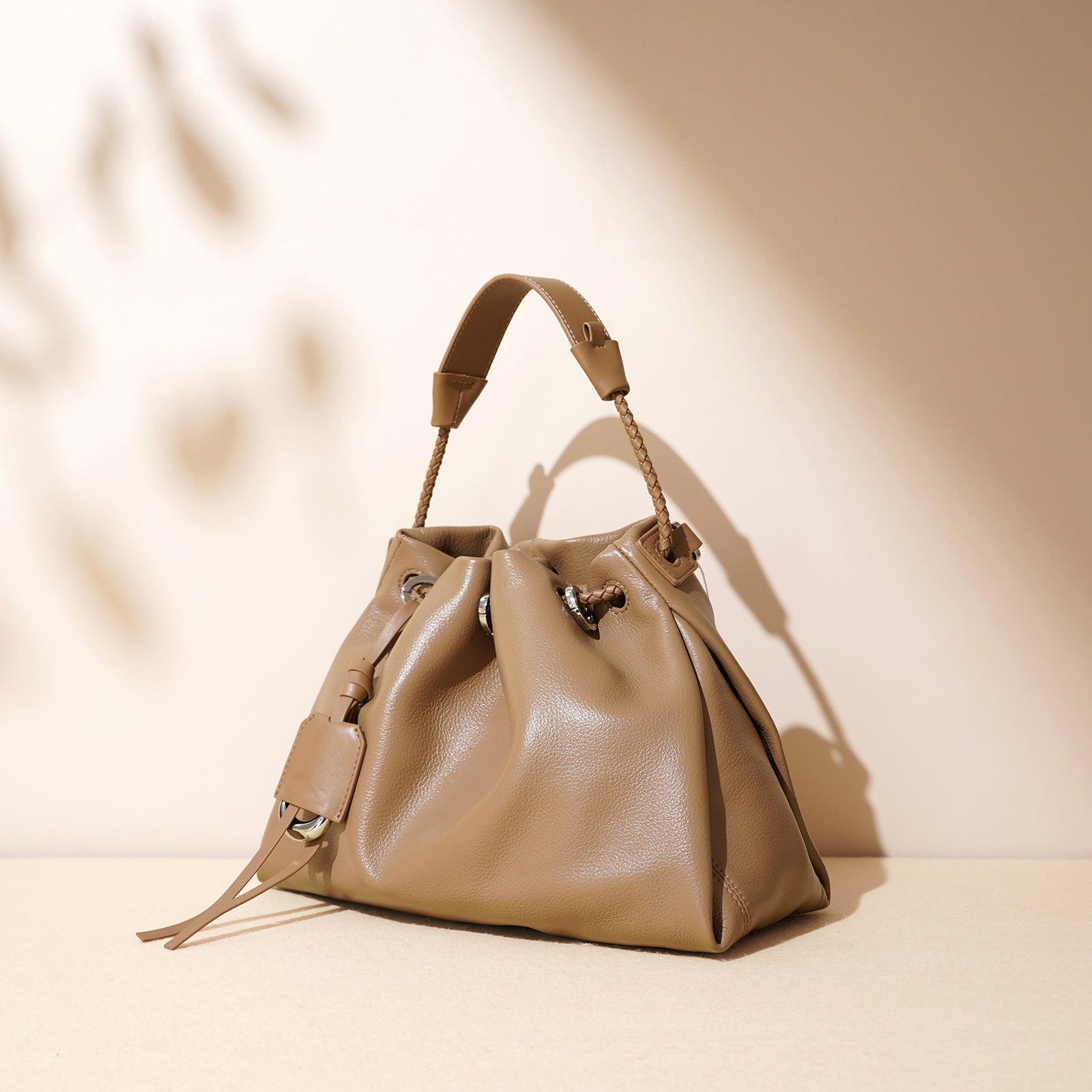 drawstring bucket bag with braided handle – SIENA