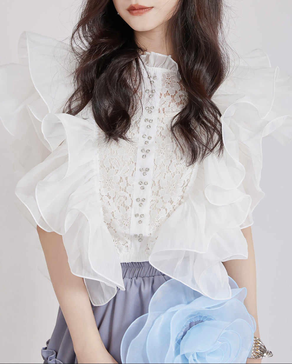 Ruffled floral blouse with lace detail - Ejiny