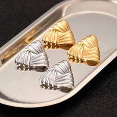 Textured triangle stud earrings with metallic finish - Ardim