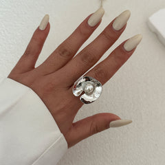 oversized silver ring with molten texture disc – VELIA