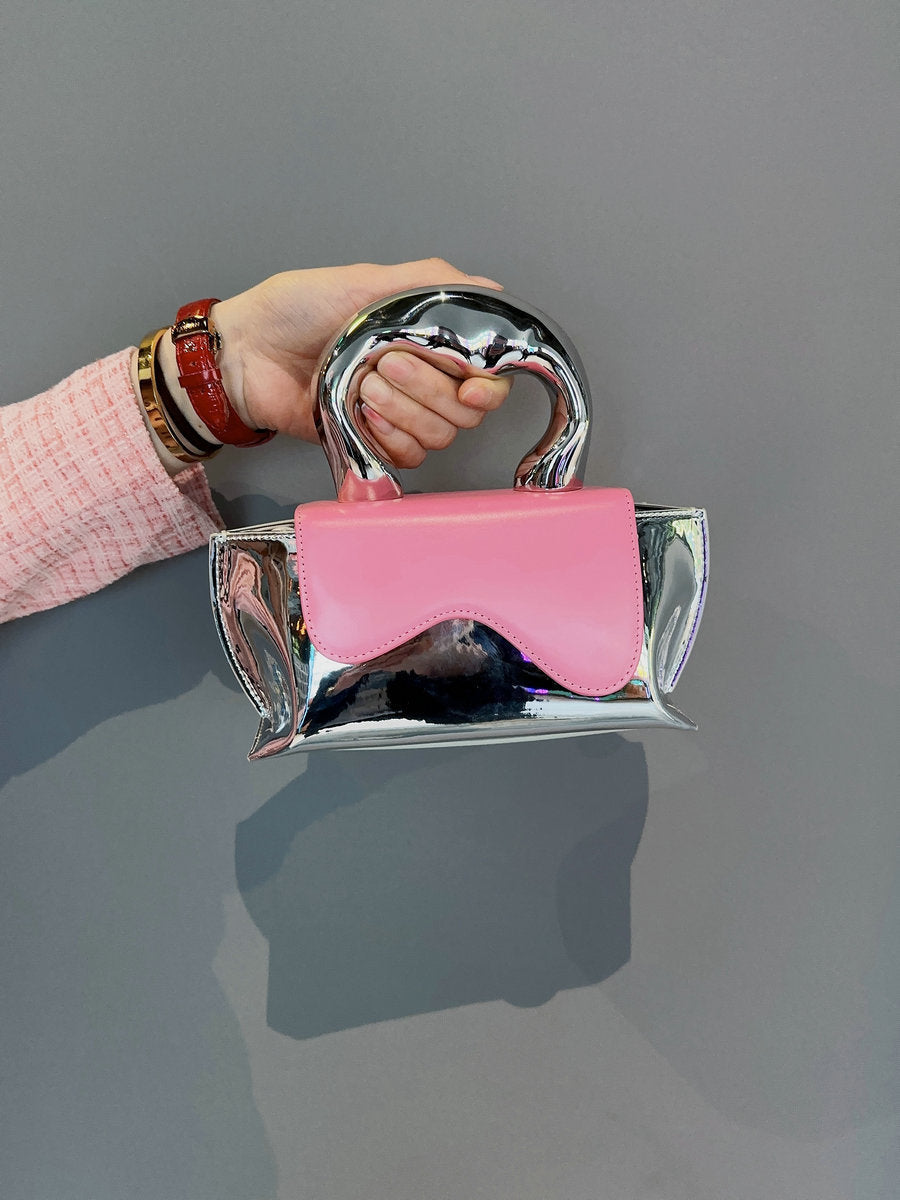 metallic-handle mini clutch with wavy flap - Xiuhtonal