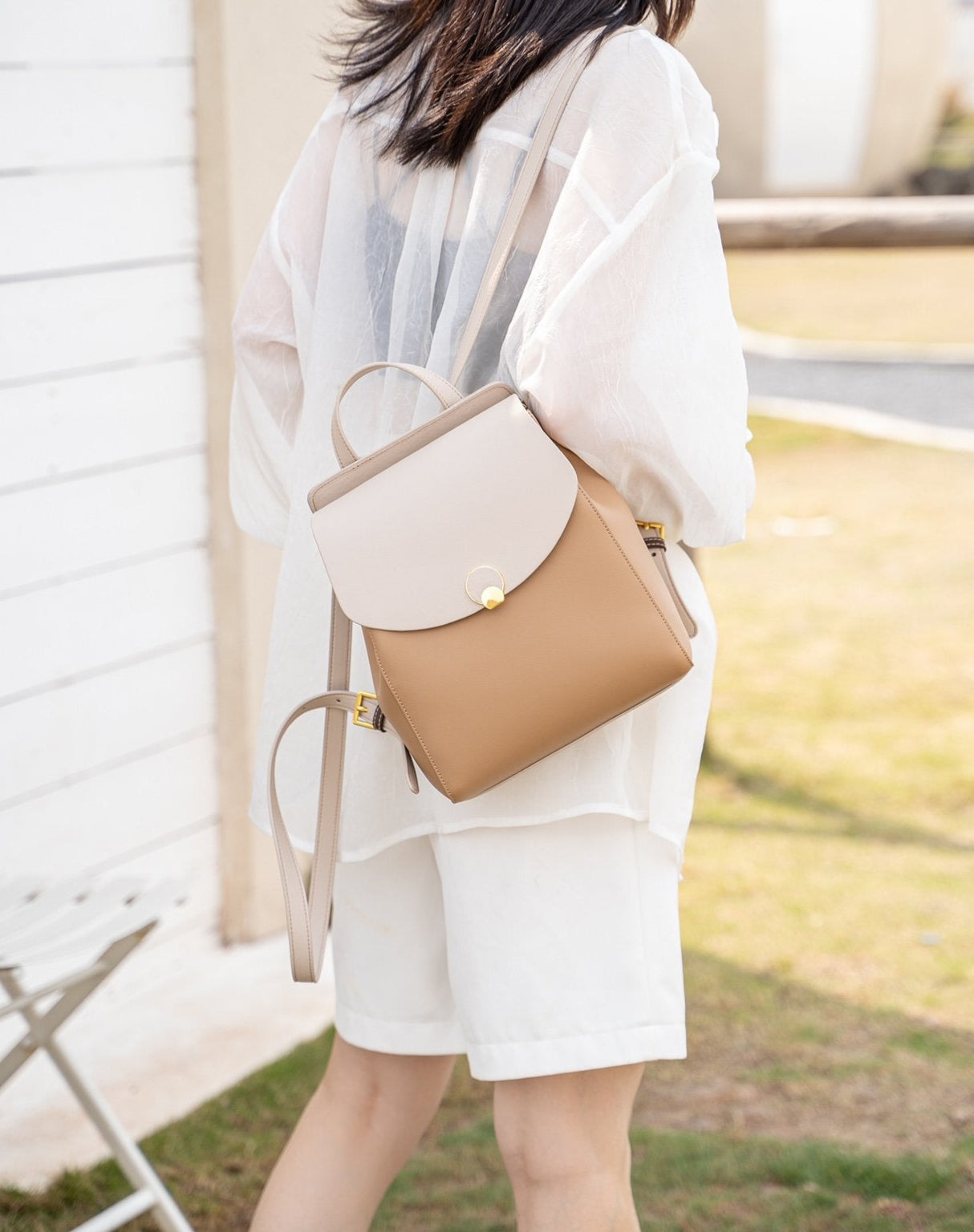 two-tone backpack with round clasp – LUCIA