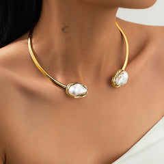Open collar necklace with baroque pearl ends – Niksil