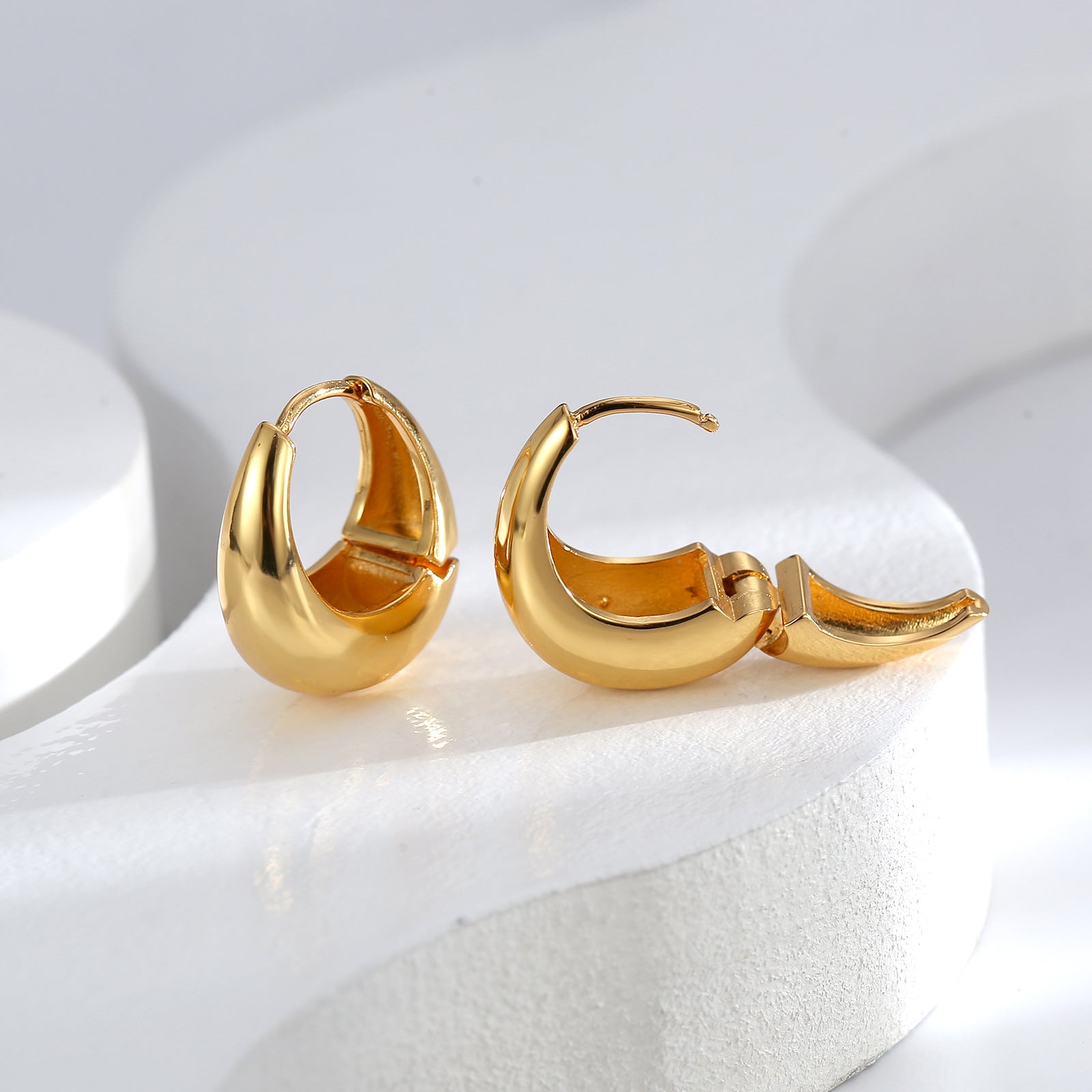 Teardrop hoop earrings with glossy finish – Needry