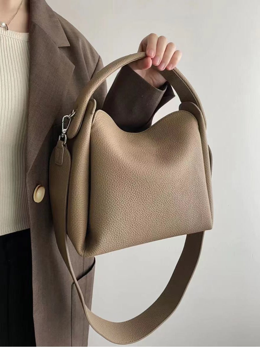 pebbled leather shoulder bag with structured top handle – SIENA