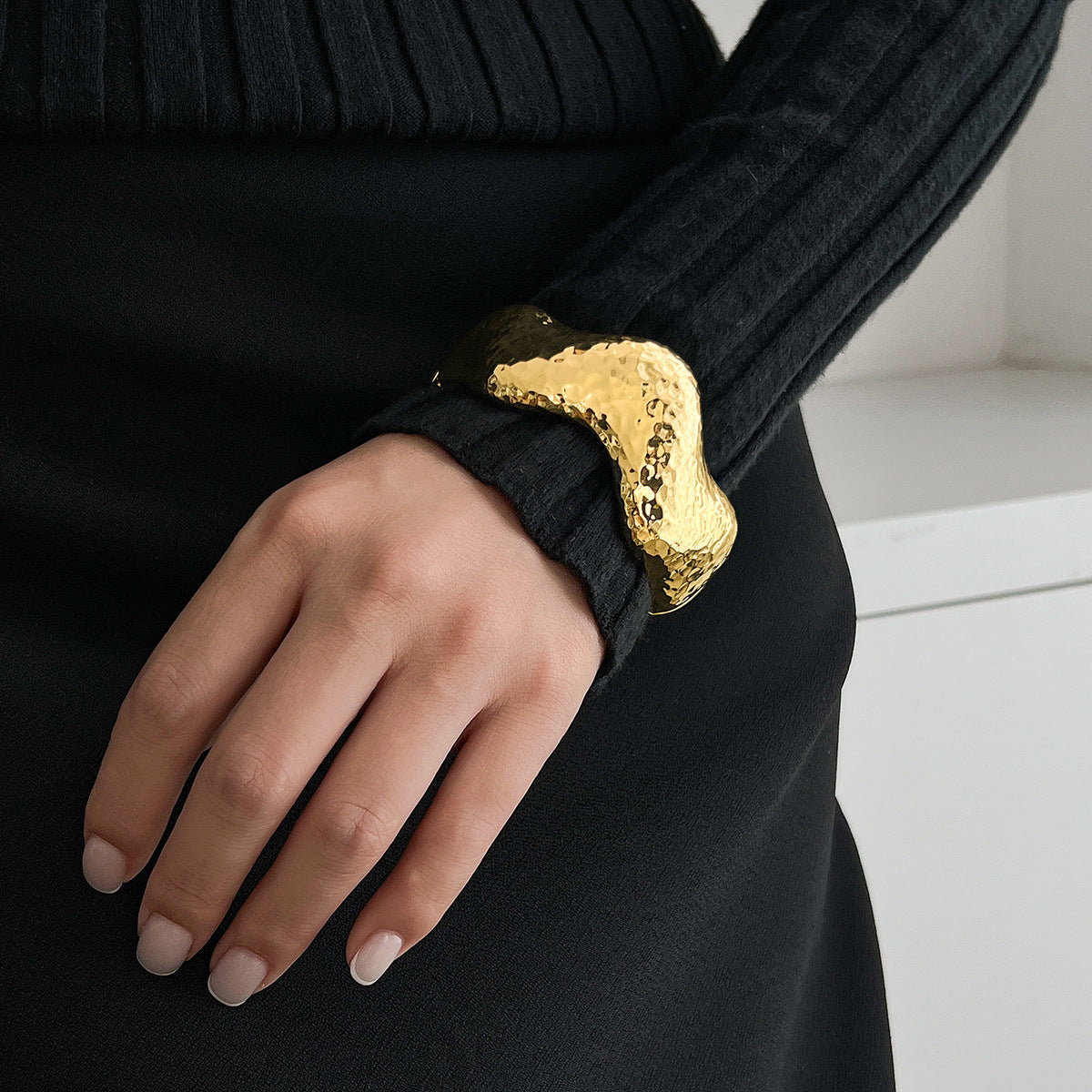 hammered wave cuff bracelet with sculptural curves – RAYAH