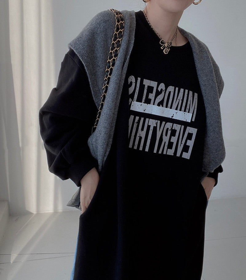 oversized sweatshirt dress with text print – Faeiqa