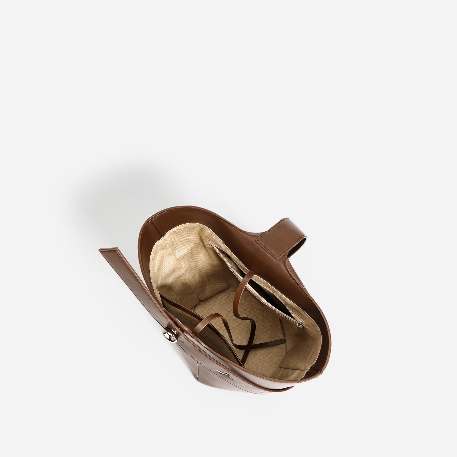 structured bucket bag with wide strap detail – MAIZA
