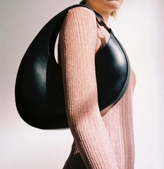 crescent-shaped leather shoulder bag with adjustable strap - Felberta