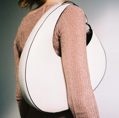 crescent-shaped leather shoulder bag with adjustable strap - Felberta
