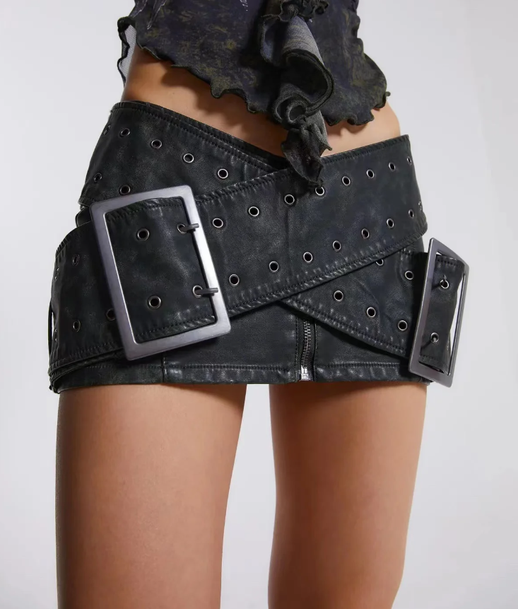 leather mini skirt with oversized buckle detail - Firwxdt
