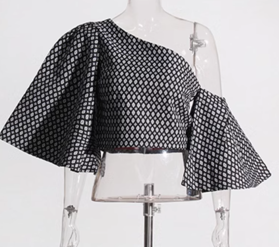 one-shoulder patterned crop top with flared sleeve - Gaxsad