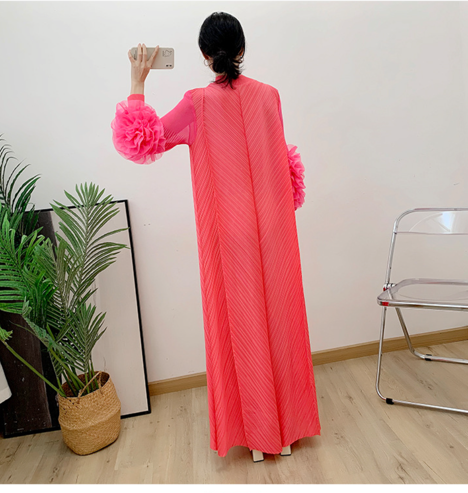 Pleated gown with 3D floral sleeves – Gerdie