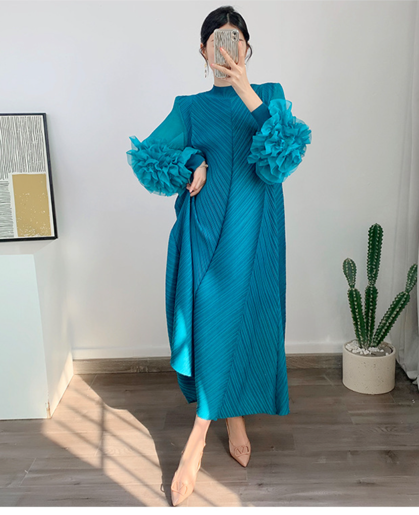Pleated gown with 3D floral sleeves – Gerdie