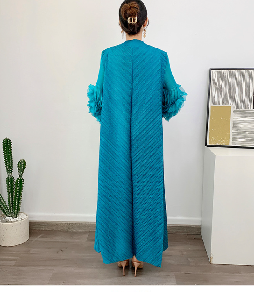 Pleated gown with 3D floral sleeves – Gerdie