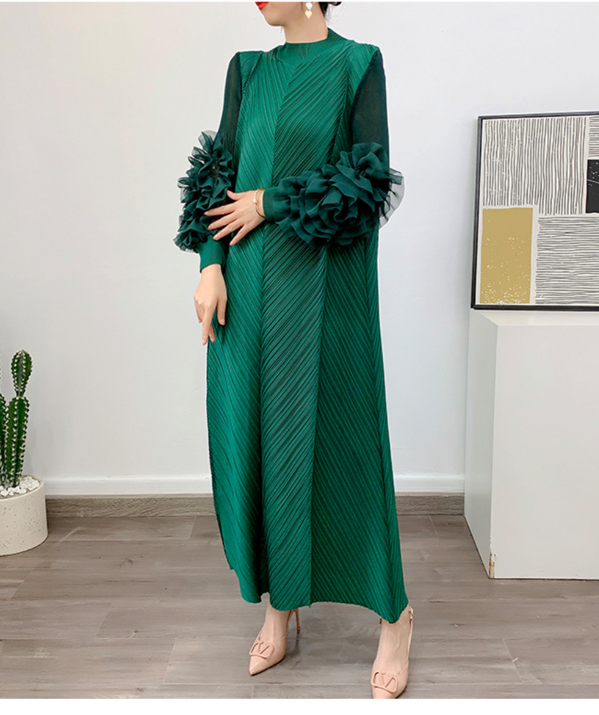 Pleated gown with 3D floral sleeves – Gerdie