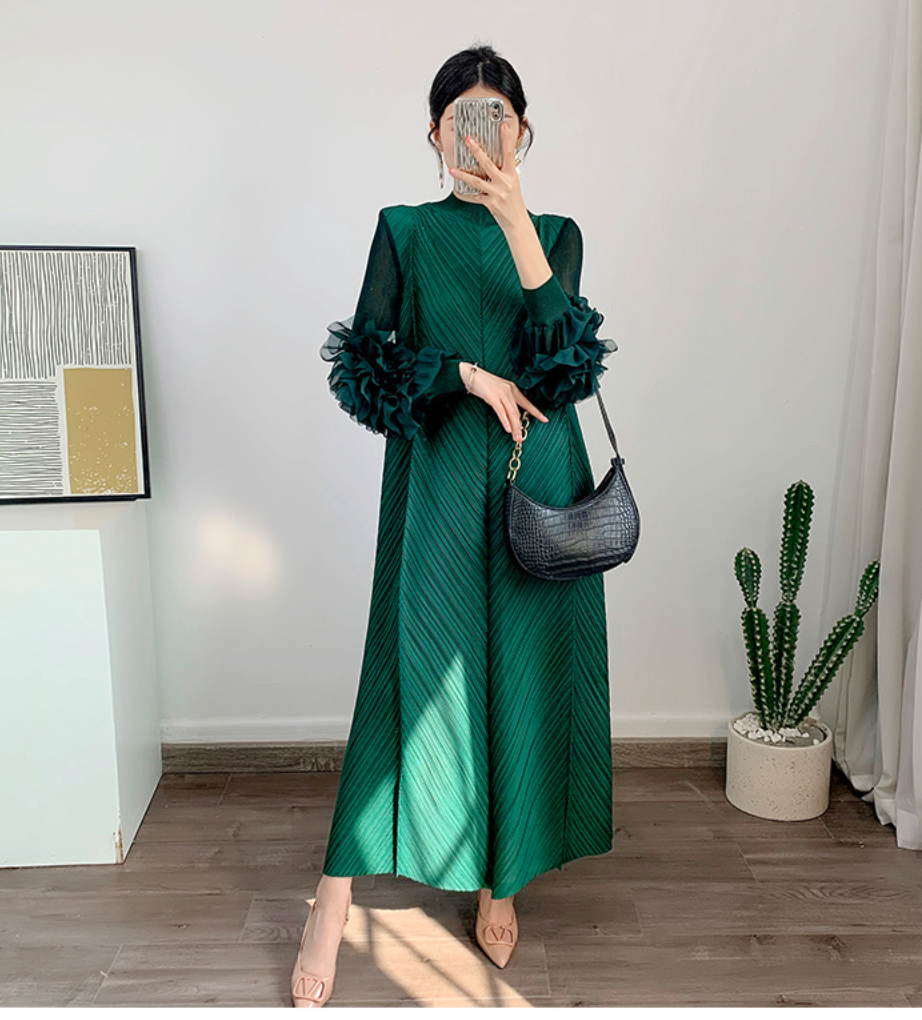Pleated gown with 3D floral sleeves – Gerdie