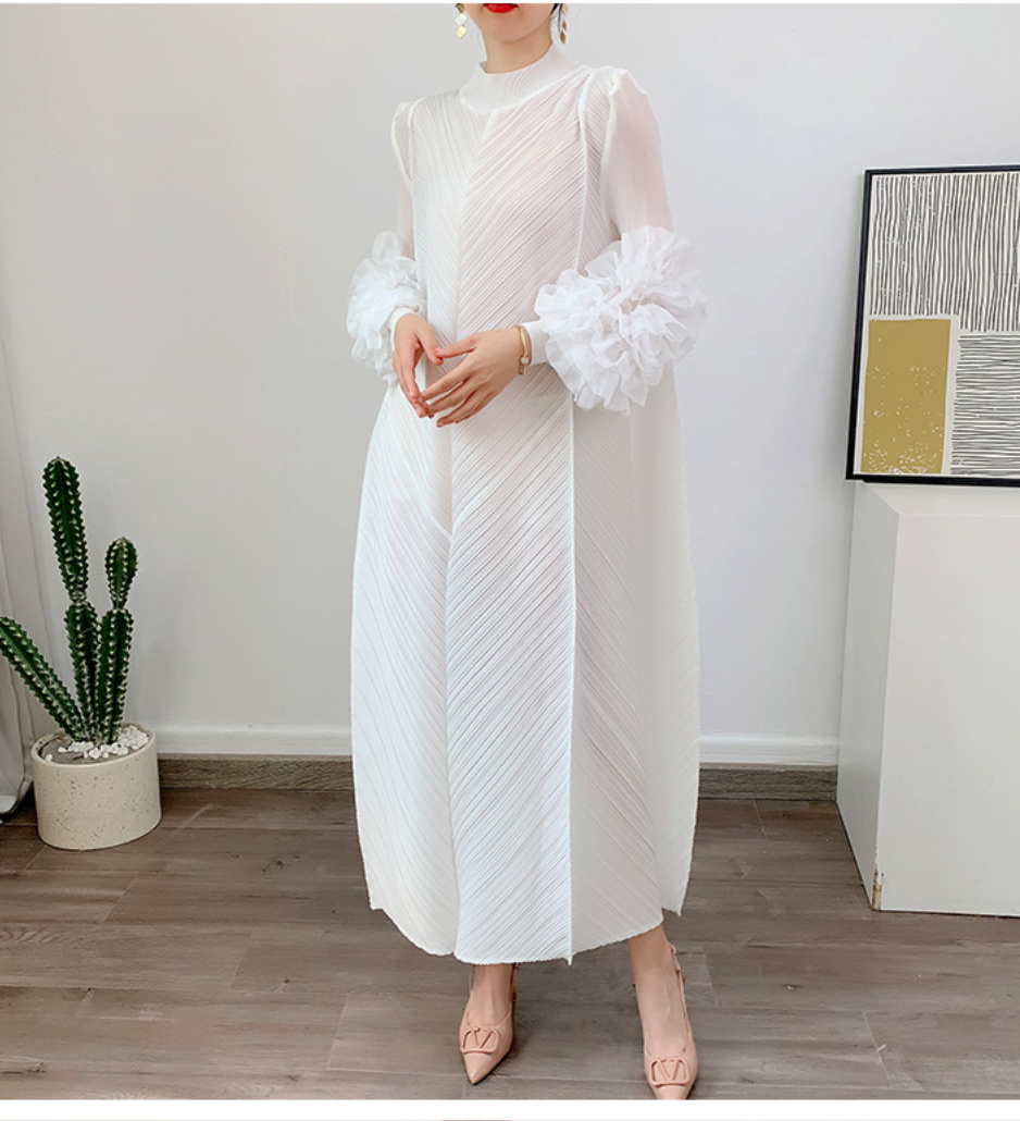 Pleated gown with 3D floral sleeves – Gerdie