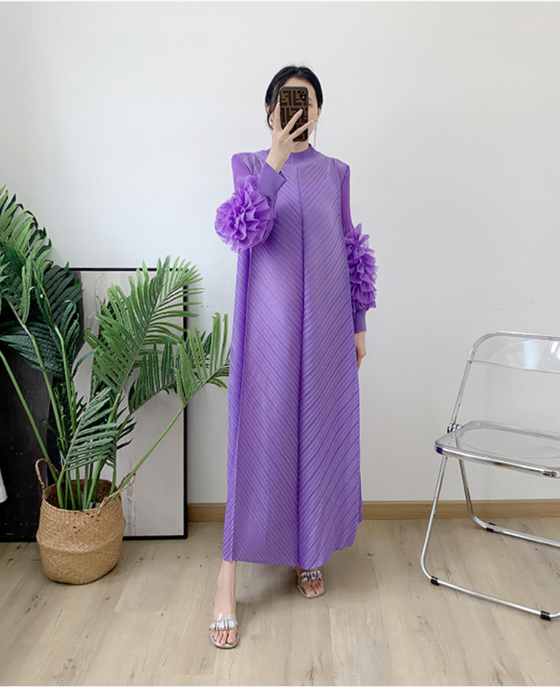 Pleated gown with 3D floral sleeves – Gerdie