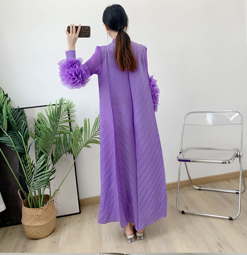 Pleated gown with 3D floral sleeves – Gerdie