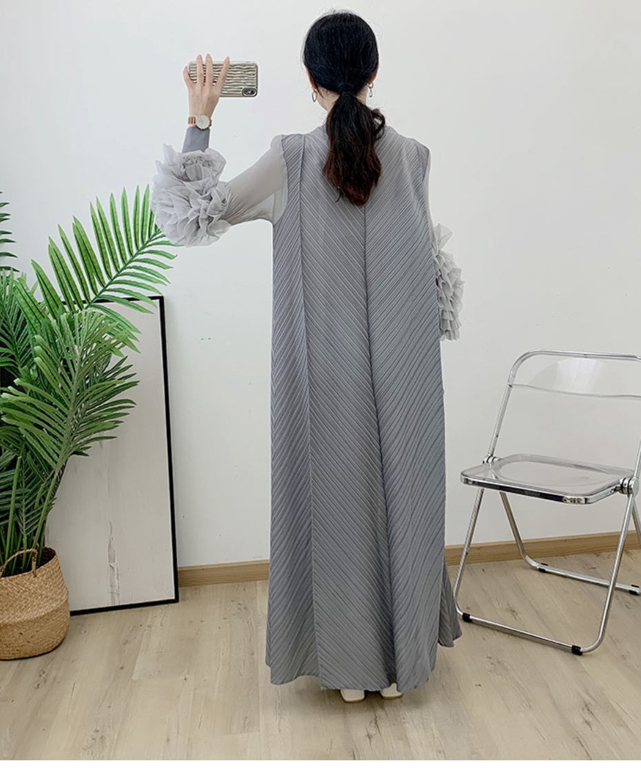 Pleated gown with 3D floral sleeves – Gerdie