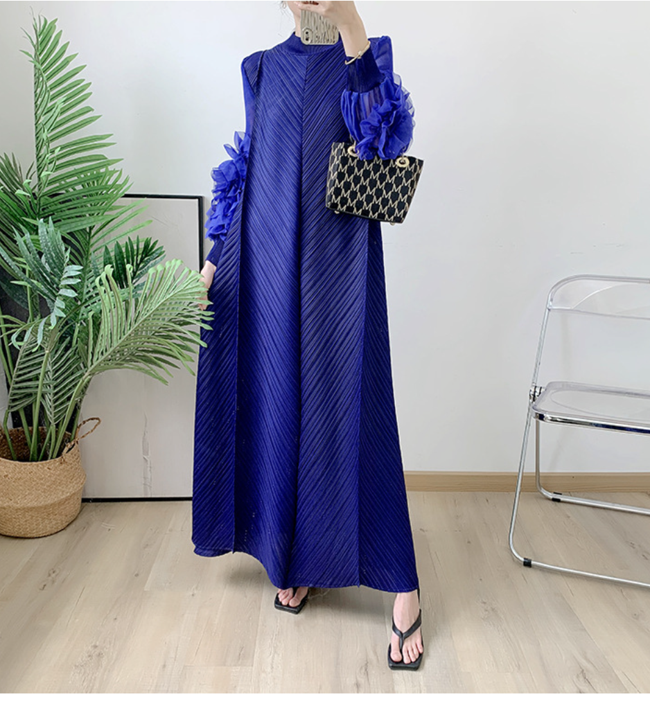 Pleated gown with 3D floral sleeves – Gerdie